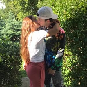 Meet your Posher, Chloe